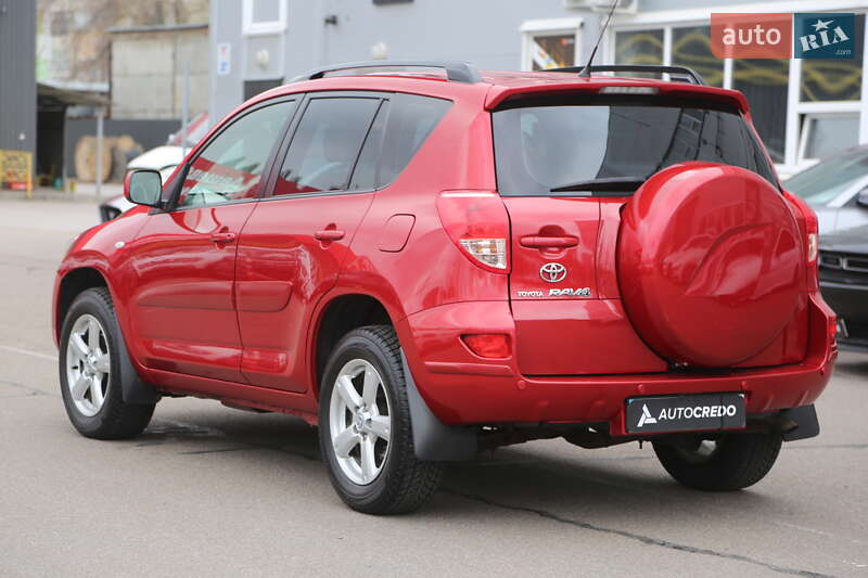 Внедорожник / Кроссовер Toyota RAV4 2006 в Киеве