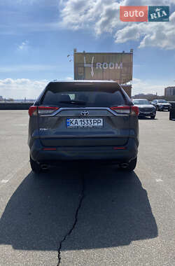 Позашляховик / Кросовер Toyota RAV4 2021 в 