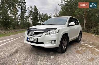 Позашляховик / Кросовер Toyota RAV4 2010 в 