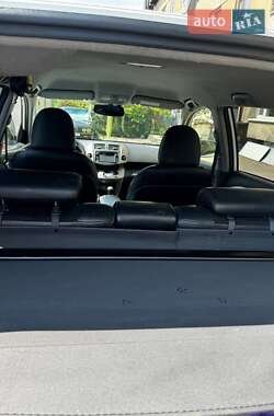 Позашляховик / Кросовер Toyota RAV4 2012 в 