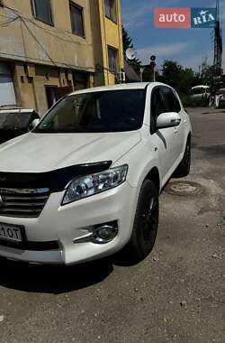 Позашляховик / Кросовер Toyota RAV4 2012 в 