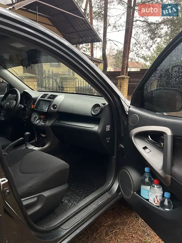 Внедорожник / Кроссовер Toyota RAV4 2006 в 