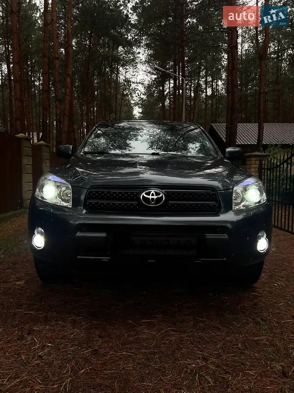 Внедорожник / Кроссовер Toyota RAV4 2006 в 