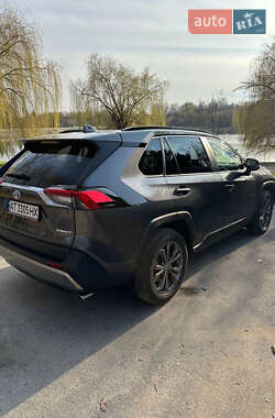 Внедорожник / Кроссовер Toyota RAV4 2023 в 