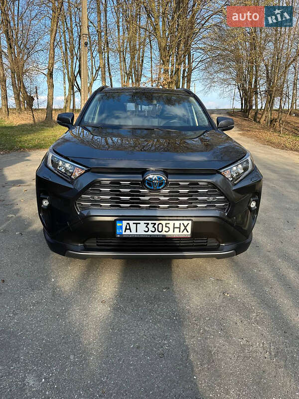Внедорожник / Кроссовер Toyota RAV4 2023 в 