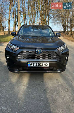 Внедорожник / Кроссовер Toyota RAV4 2023 в 