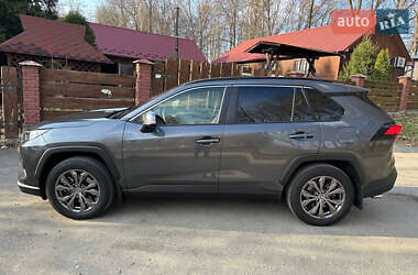 Внедорожник / Кроссовер Toyota RAV4 2023 в 