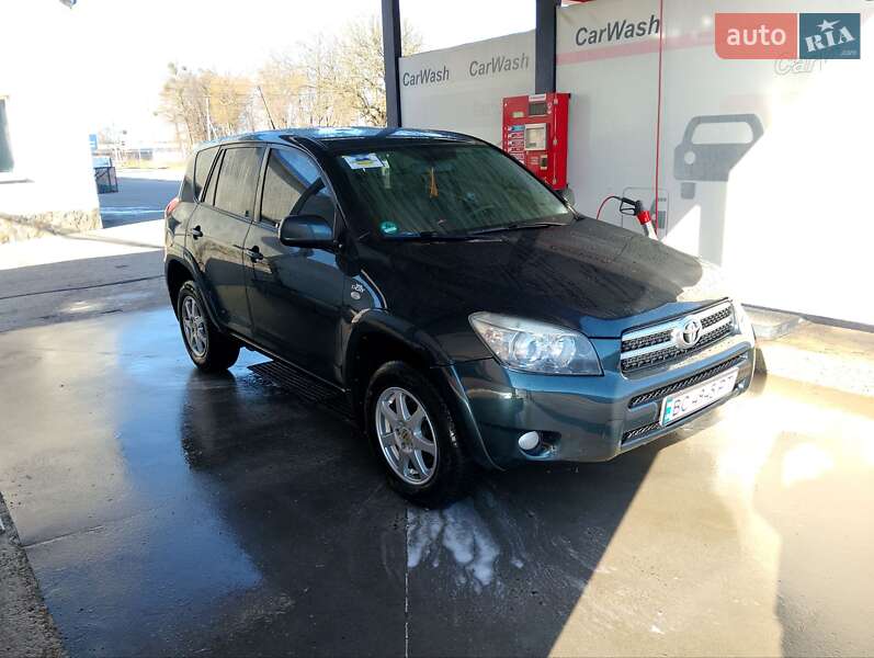 Внедорожник / Кроссовер Toyota RAV4 2008 в 