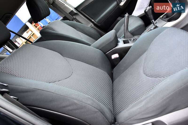 Внедорожник / Кроссовер Toyota RAV4 2010 в Дрогобыче