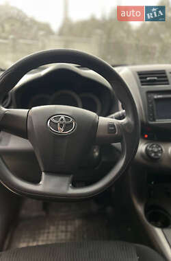 Внедорожник / Кроссовер Toyota RAV4 2011 в 