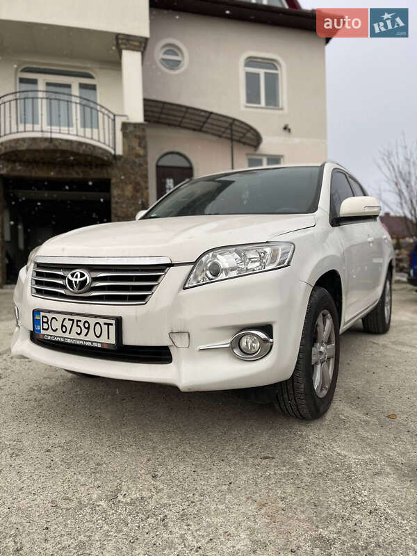 Внедорожник / Кроссовер Toyota RAV4 2011 в 