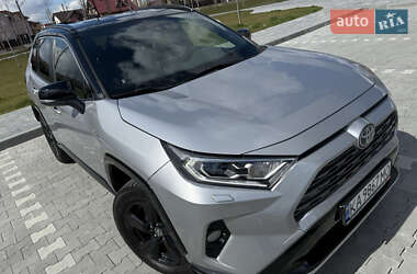 Внедорожник / Кроссовер Toyota RAV4 2020 в Ирпене