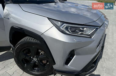 Внедорожник / Кроссовер Toyota RAV4 2020 в Ирпене