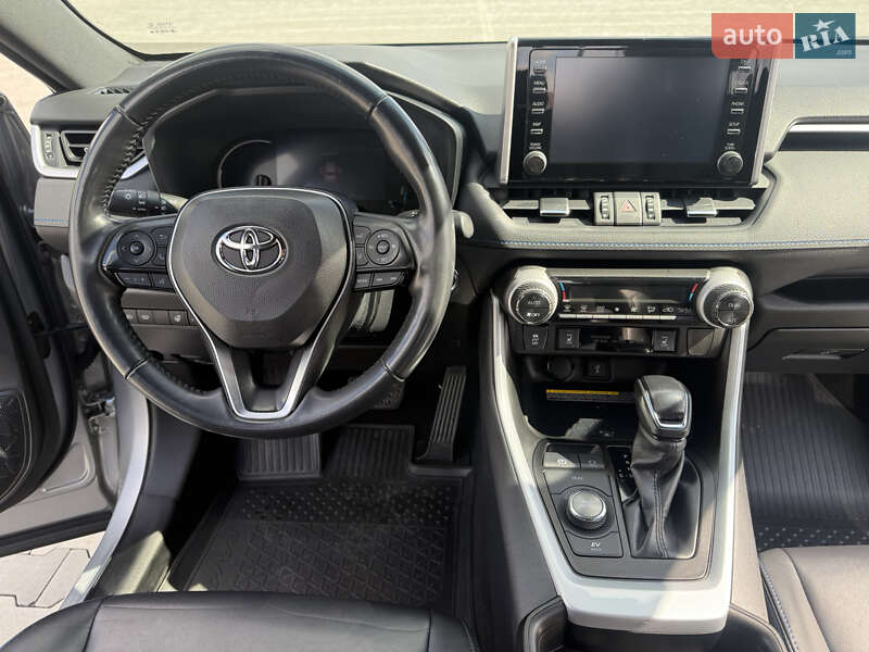 Позашляховик / Кросовер Toyota RAV4 2020 в Ірпені