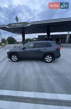 Позашляховик / Кросовер Toyota RAV4 2020 в 