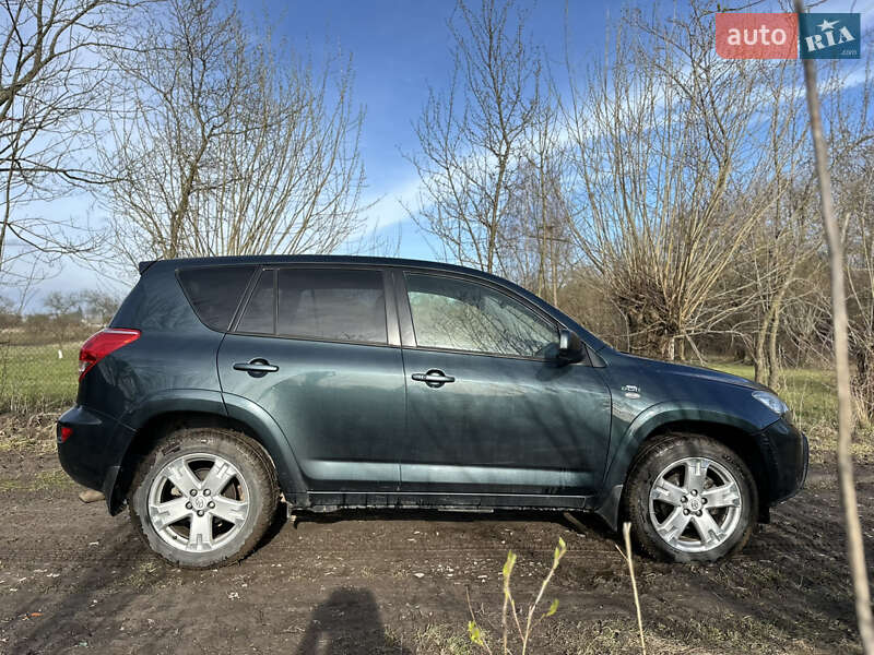 Позашляховик / Кросовер Toyota RAV4 2005 в Козові
