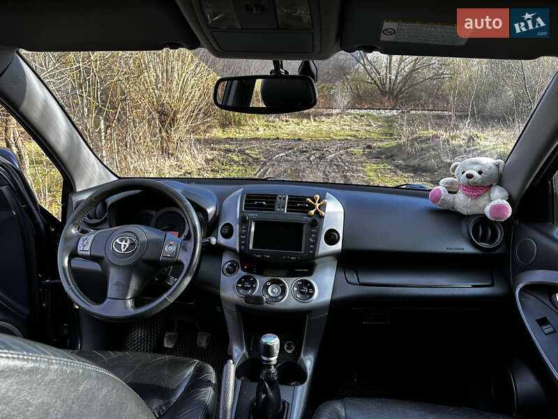 Позашляховик / Кросовер Toyota RAV4 2005 в Козові