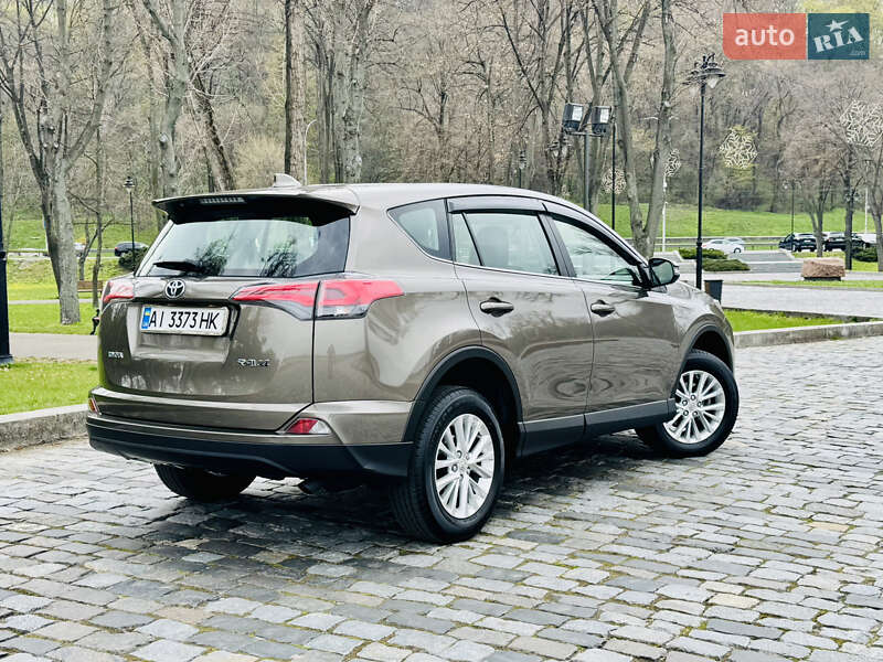 Позашляховик / Кросовер Toyota RAV4 2018 в Києві