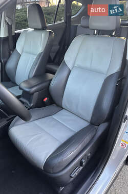 Внедорожник / Кроссовер Toyota RAV4 2013 в 