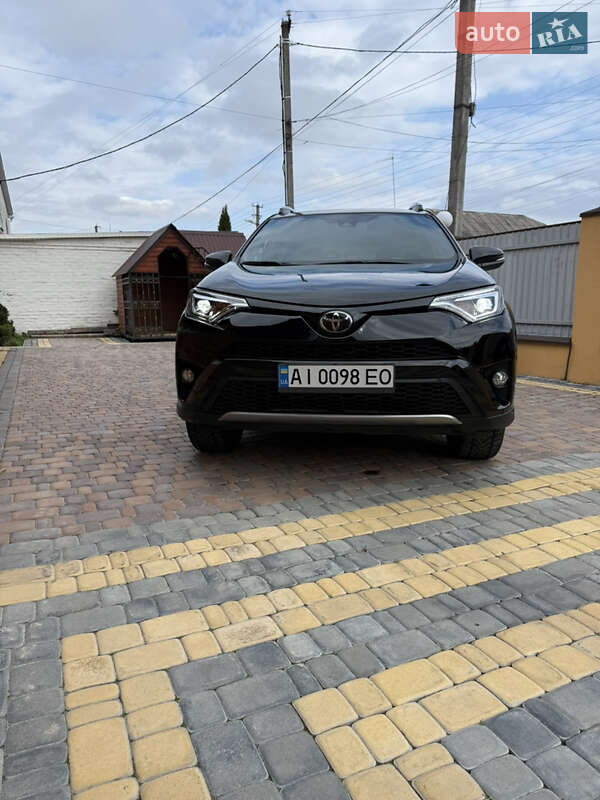 Позашляховик / Кросовер Toyota RAV4 2018 в Фастові