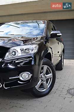 Позашляховик / Кросовер Toyota RAV4 2010 в 