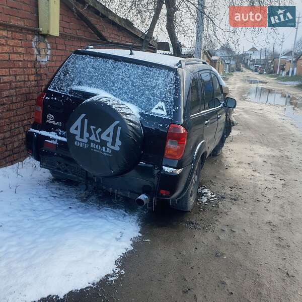 Внедорожник / Кроссовер Toyota RAV4 2003 в 