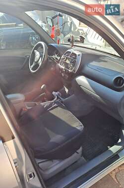 Внедорожник / Кроссовер Toyota RAV4 2002 в 
