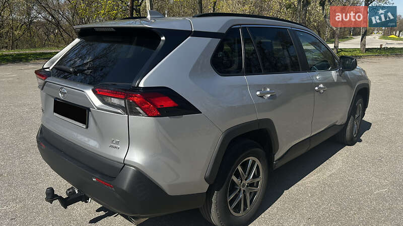 Позашляховик / Кросовер Toyota RAV4 2021 в Полтаві