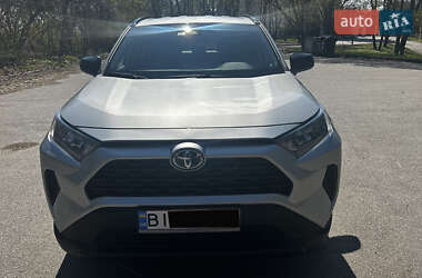 Позашляховик / Кросовер Toyota RAV4 2021 в Полтаві