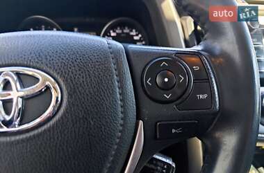 Внедорожник / Кроссовер Toyota RAV4 2018 в 