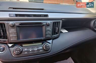 Внедорожник / Кроссовер Toyota RAV4 2014 в 