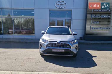 Внедорожник / Кроссовер Toyota RAV4 2022 в 