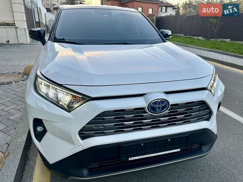 Внедорожник / Кроссовер Toyota RAV4 2025 в Киеве