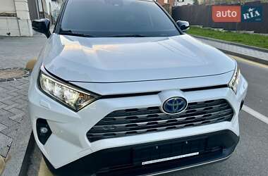 Внедорожник / Кроссовер Toyota RAV4 2025 в 