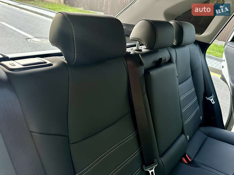 Внедорожник / Кроссовер Toyota RAV4 2025 в Киеве