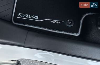 Внедорожник / Кроссовер Toyota RAV4 2025 в 