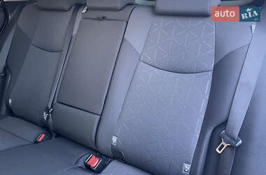 Внедорожник / Кроссовер Toyota RAV4 2018 в 