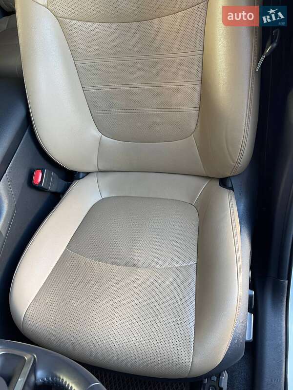 Позашляховик / Кросовер Toyota RAV4 2020 в Києві