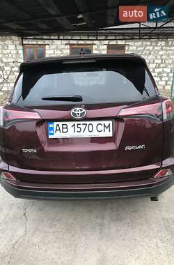 Внедорожник / Кроссовер Toyota RAV4 2017 в 