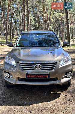 Внедорожник / Кроссовер Toyota RAV4 2011 в 