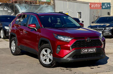 Внедорожник / Кроссовер Toyota RAV4 2019 в 