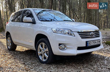 Позашляховик / Кросовер Toyota RAV4 2011 в 