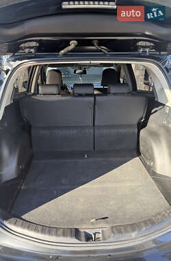 Внедорожник / Кроссовер Toyota RAV4 2015 в 