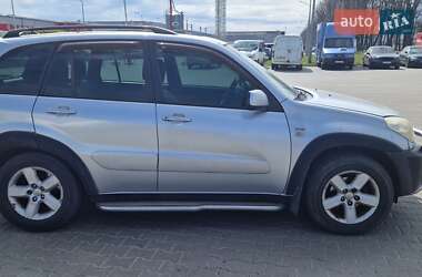 Позашляховик / Кросовер Toyota RAV4 2003 в 