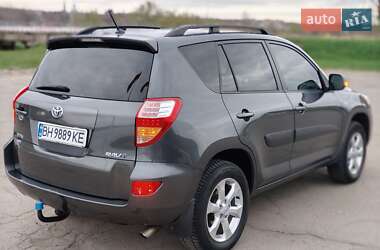 Внедорожник / Кроссовер Toyota RAV4 2010 в 