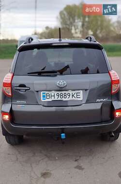Внедорожник / Кроссовер Toyota RAV4 2010 в 