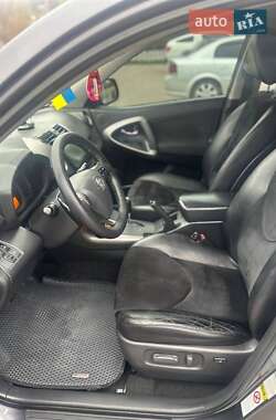 Внедорожник / Кроссовер Toyota RAV4 2010 в 