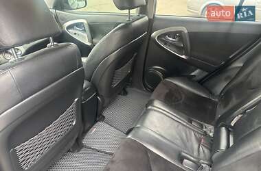 Внедорожник / Кроссовер Toyota RAV4 2010 в 