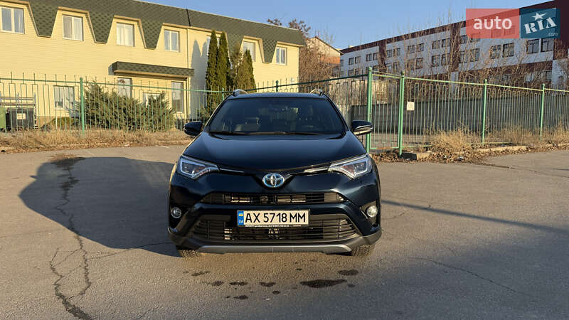 Позашляховик / Кросовер Toyota RAV4 2017 в Харкові