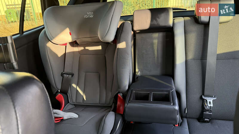 Позашляховик / Кросовер Toyota RAV4 2017 в Харкові